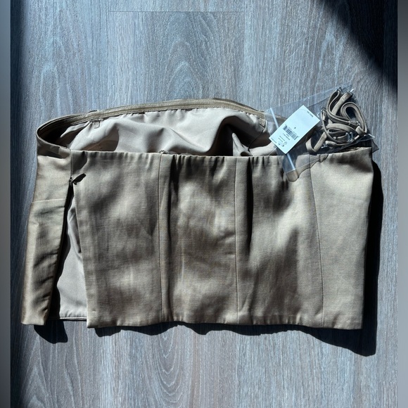 NWT. Size 6. Banana Republic Tan Satin Cropped Top. Straps included. - Picture 6 of 8